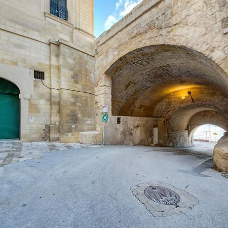 Sally Port 32 バレッタ エクステリア 写真